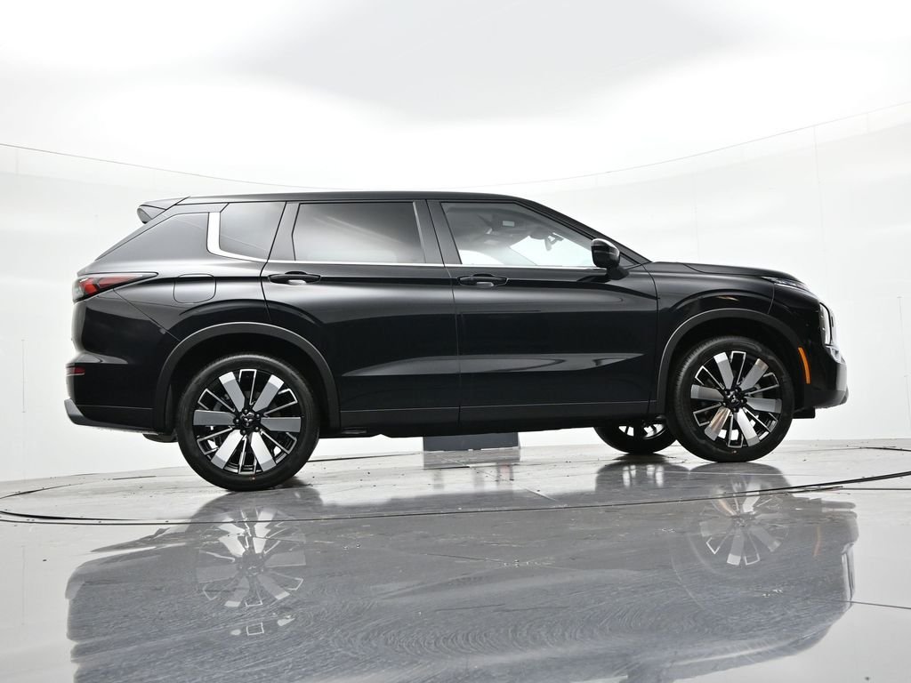New 2026 Black Mitsubishi SE image 19