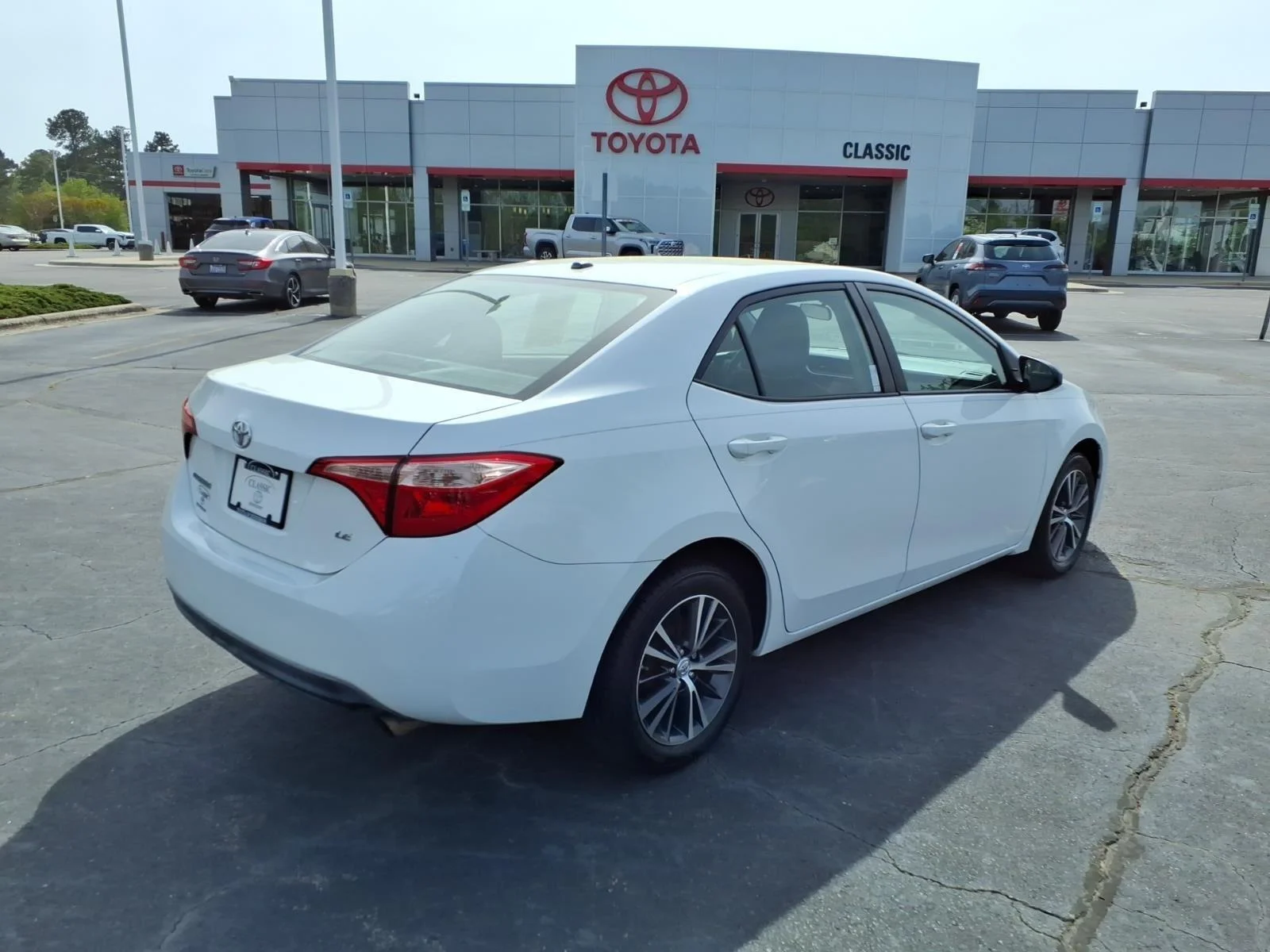 Used 2017 Toyota Corolla LE with VIN 2T1BURHE8HC929663 for sale in Henderson, NC