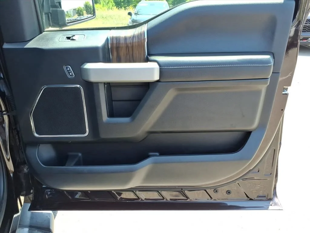 Used 2018 Red Ford Lariat image 28