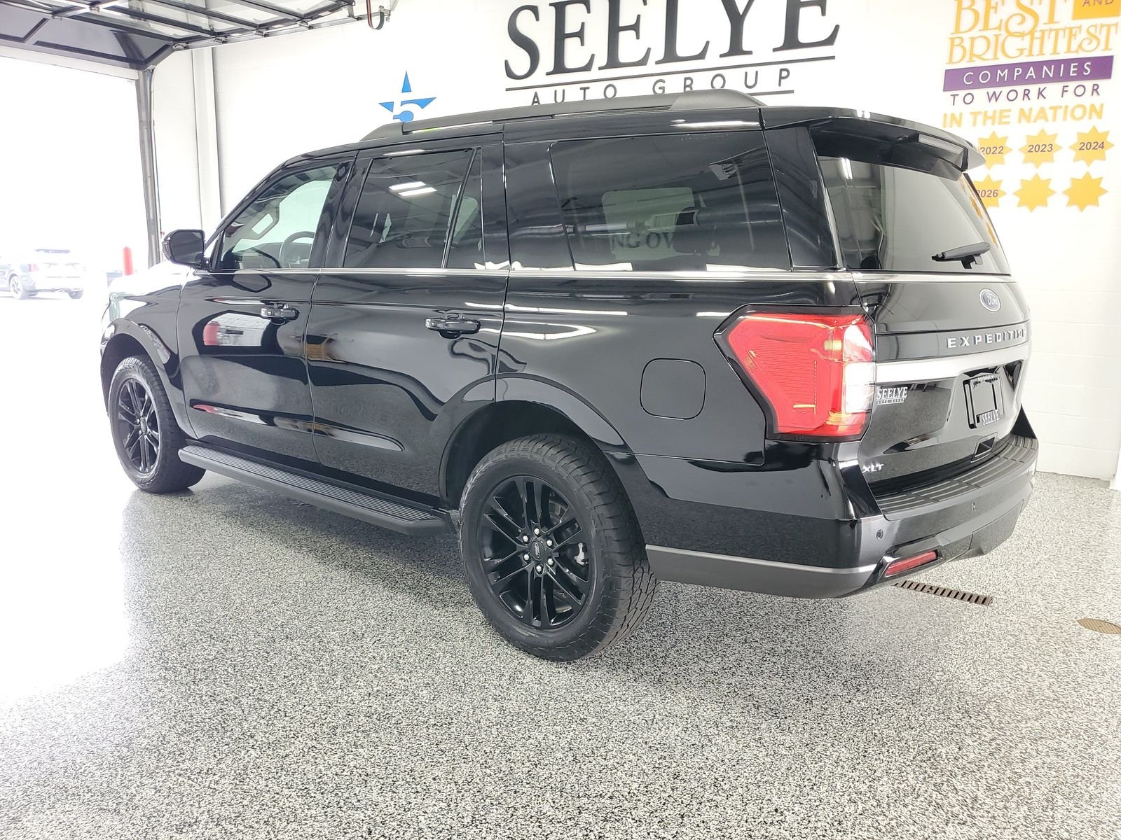 Used 2024 Black Ford XLT image 3