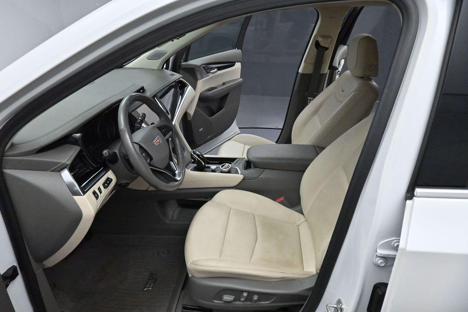 Used 2020 CRYSTAL WHITE TRICOAT Cadillac AWD Premium Luxury image 12