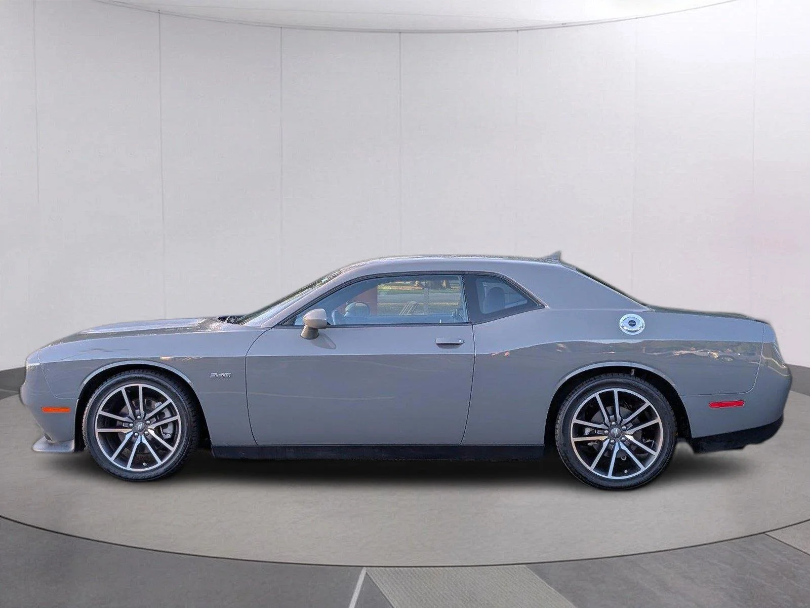Used 2023 Destroyer Gray Clearcoat Dodge R/T image 2