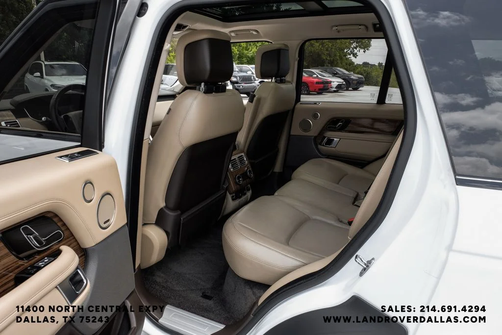 Used 2019 Fuji White Land Rover 5.0L V8 Supercharged image 47