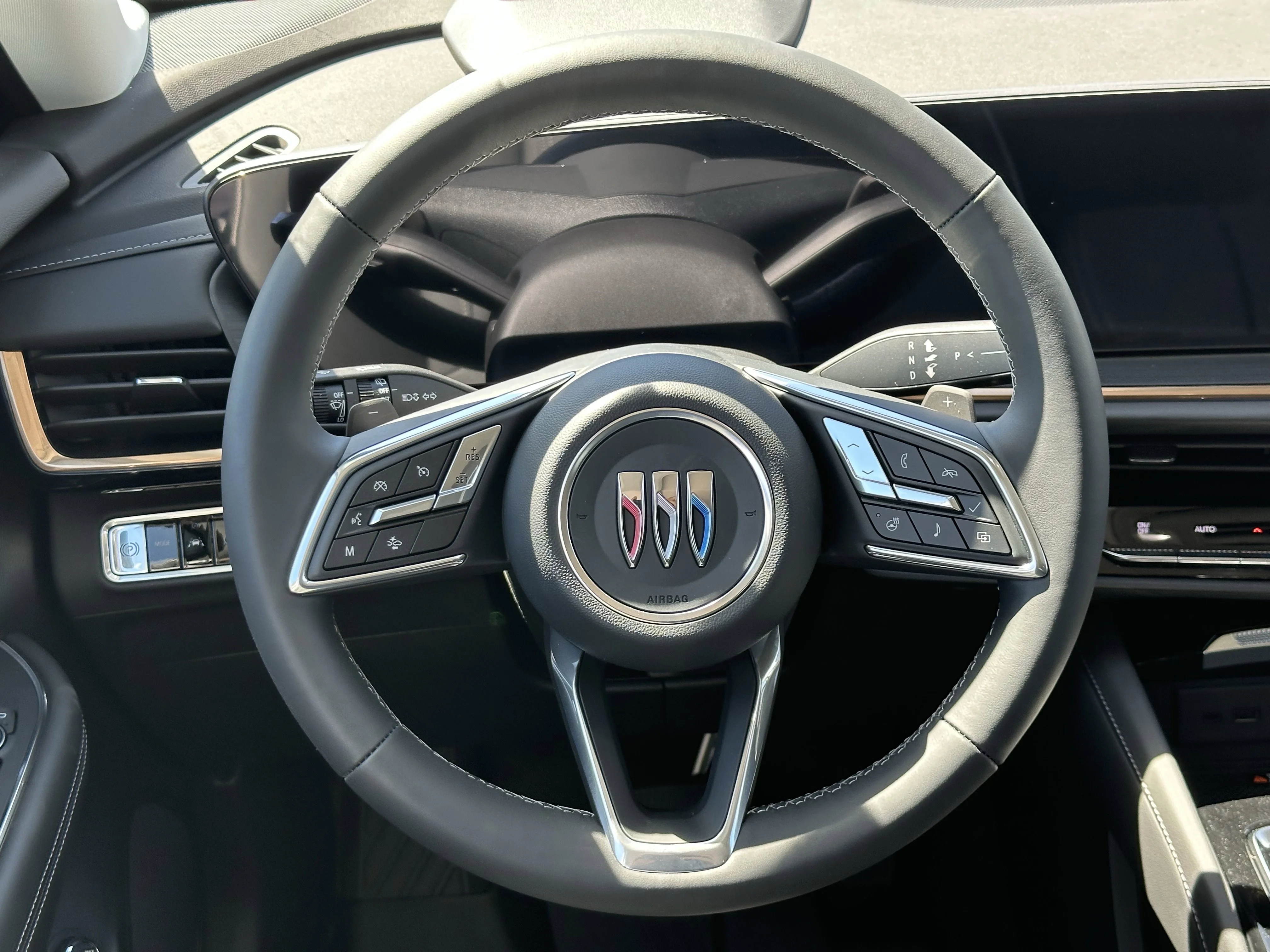 New 2026 Iridescent White Tricoat Buick Avenir image 11