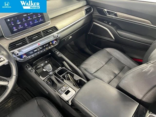 Used 2022 Black Kia EX image 36
