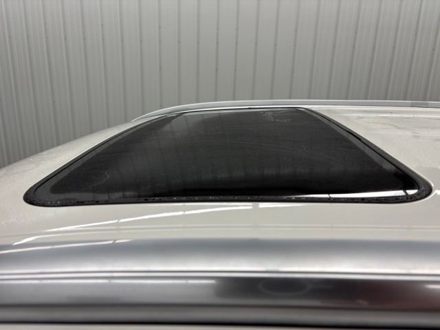 Used 2020 White Toyota XLE image 42