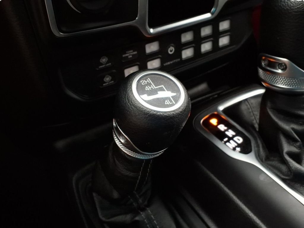 Used 2024 Anvil Clearcoat Jeep Sport image 17