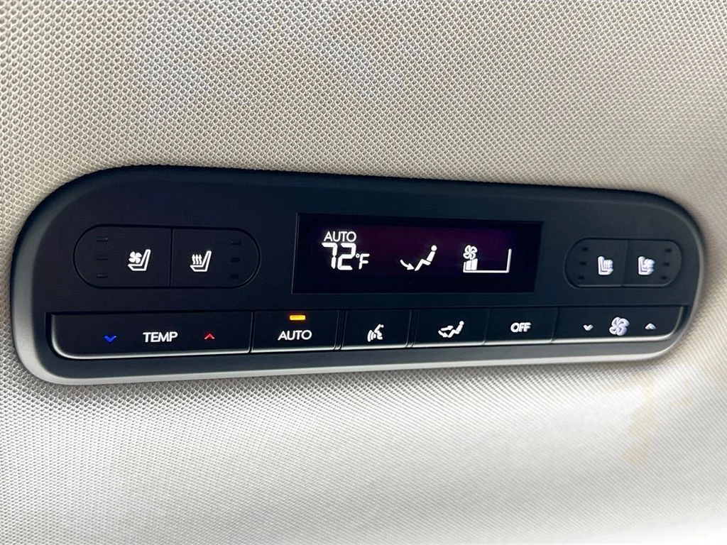 New 2026 Black Hyundai SEL Premium image 17