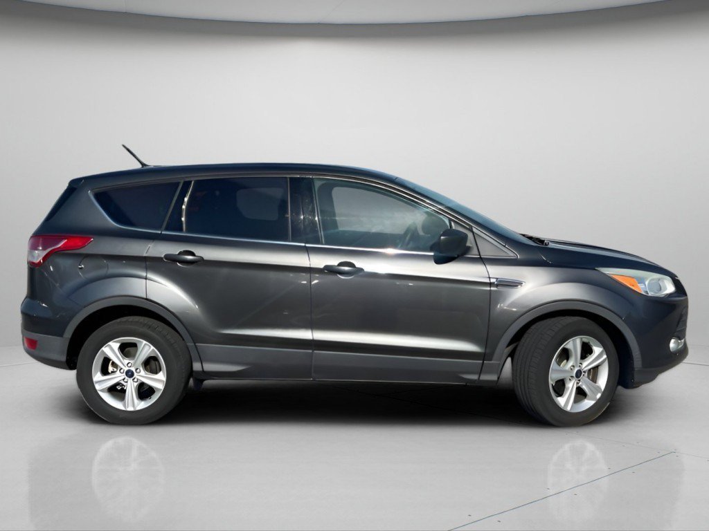 Used 2015 Magnetic Ford SE image 3