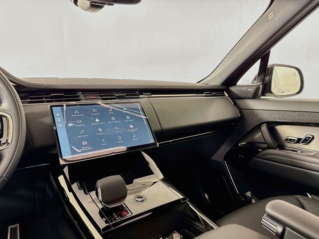 New 2026 Carpathian Grey Land Rover Dynamic SE image 26