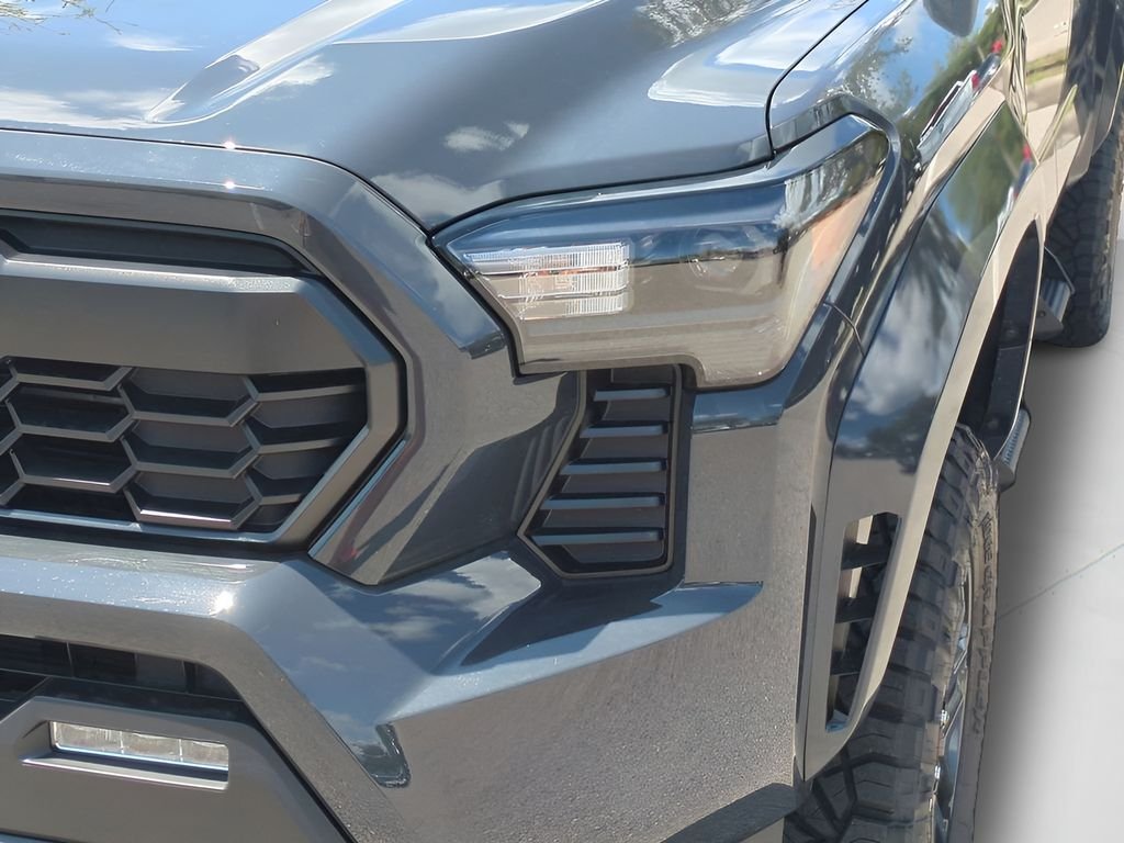 2025 Toyota Tacoma TRD Sport - Photo 10