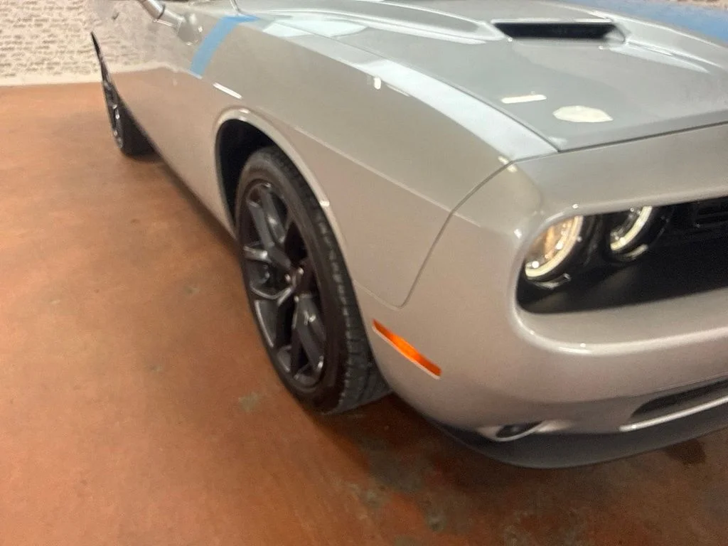 Used 2023 Triple Nickel Clearcoat Dodge SXT image 9