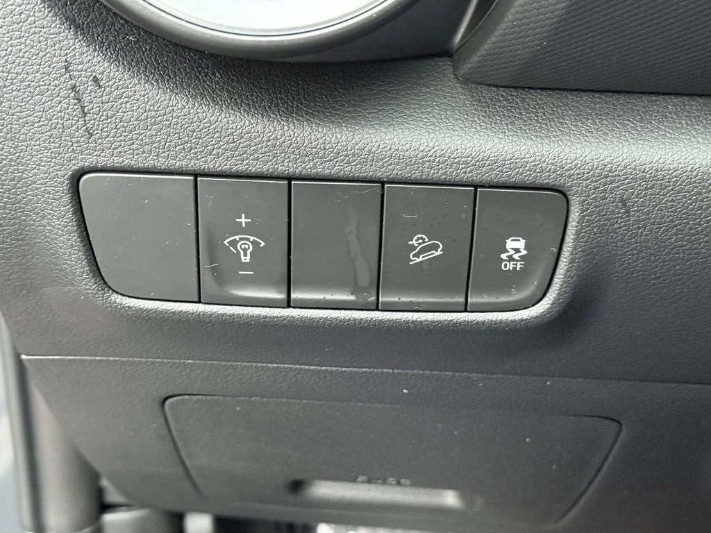 Used 2023 Gray Hyundai SEL image 31