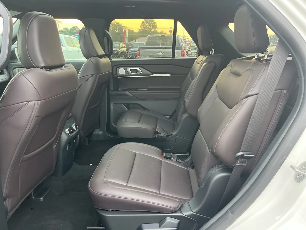 New 2026 Star White Metallic Tri-Coat Ford Platinum™ image 18