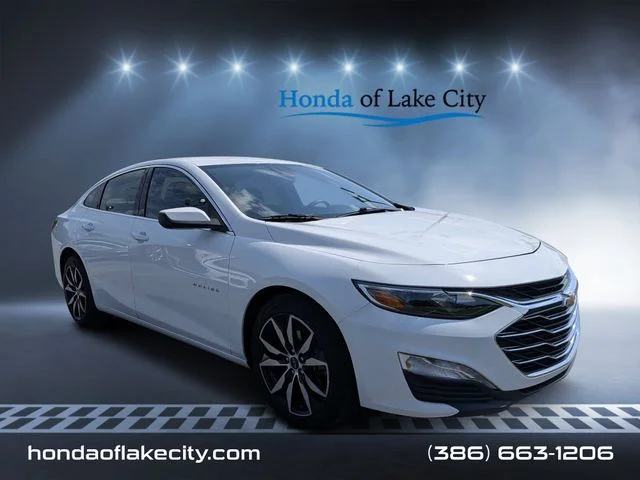 Used 2024 Summit White Chevrolet LT image 1