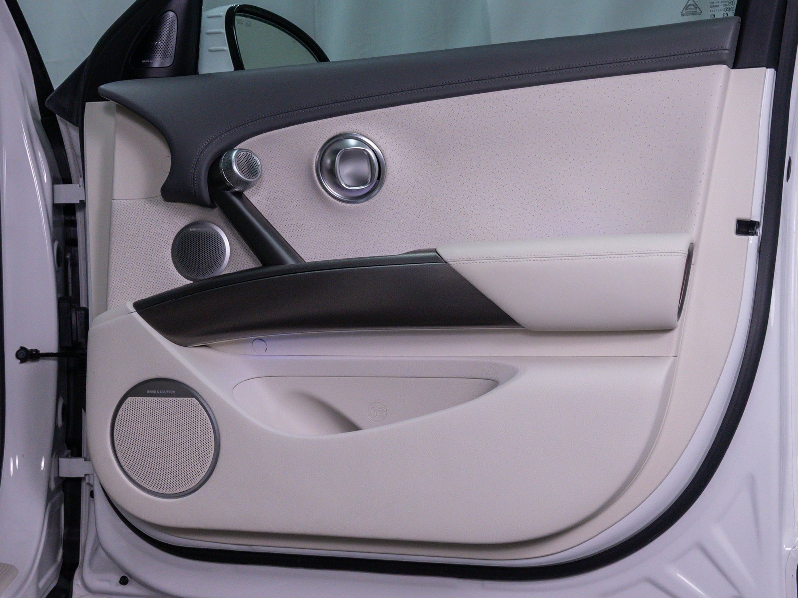 Certified Used 2023 Alta White Genesis Advanced image 10