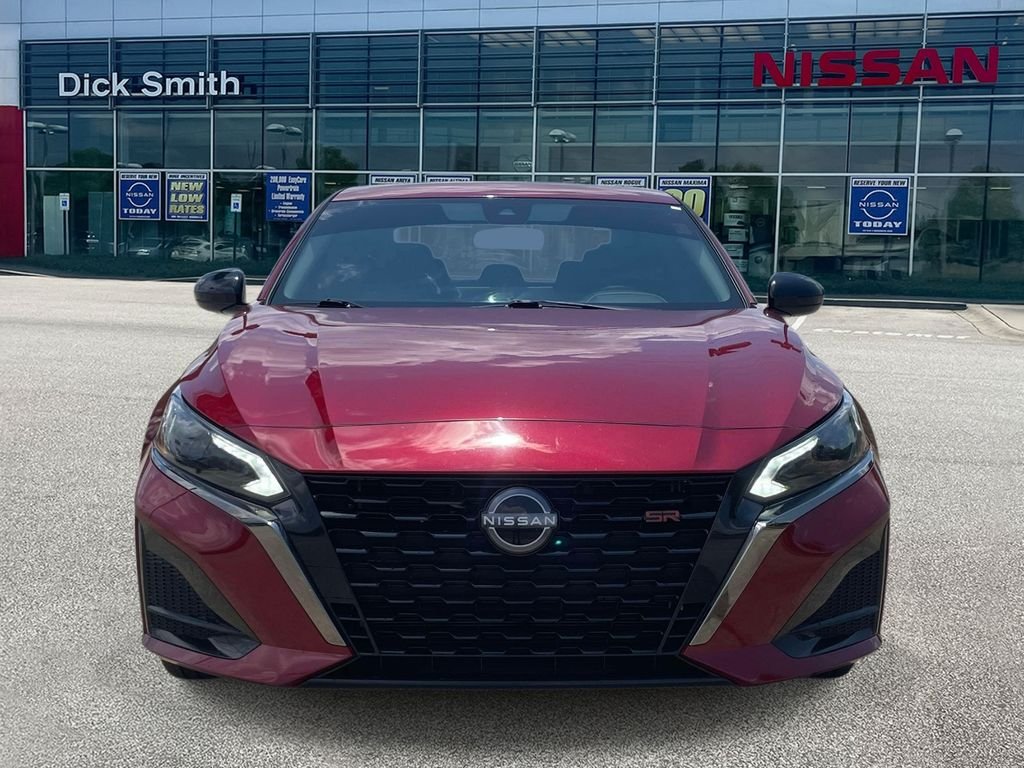 Used 2024 Red Nissan 2.5 SR image 2