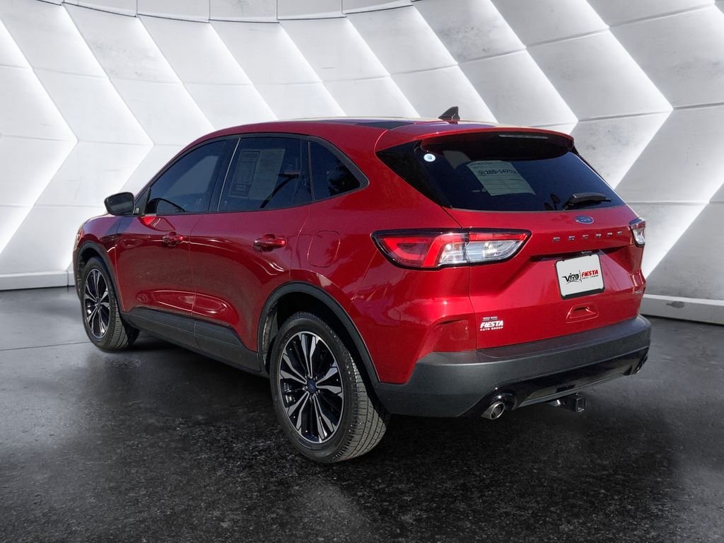 Used 2022 Red Ford SE image 6