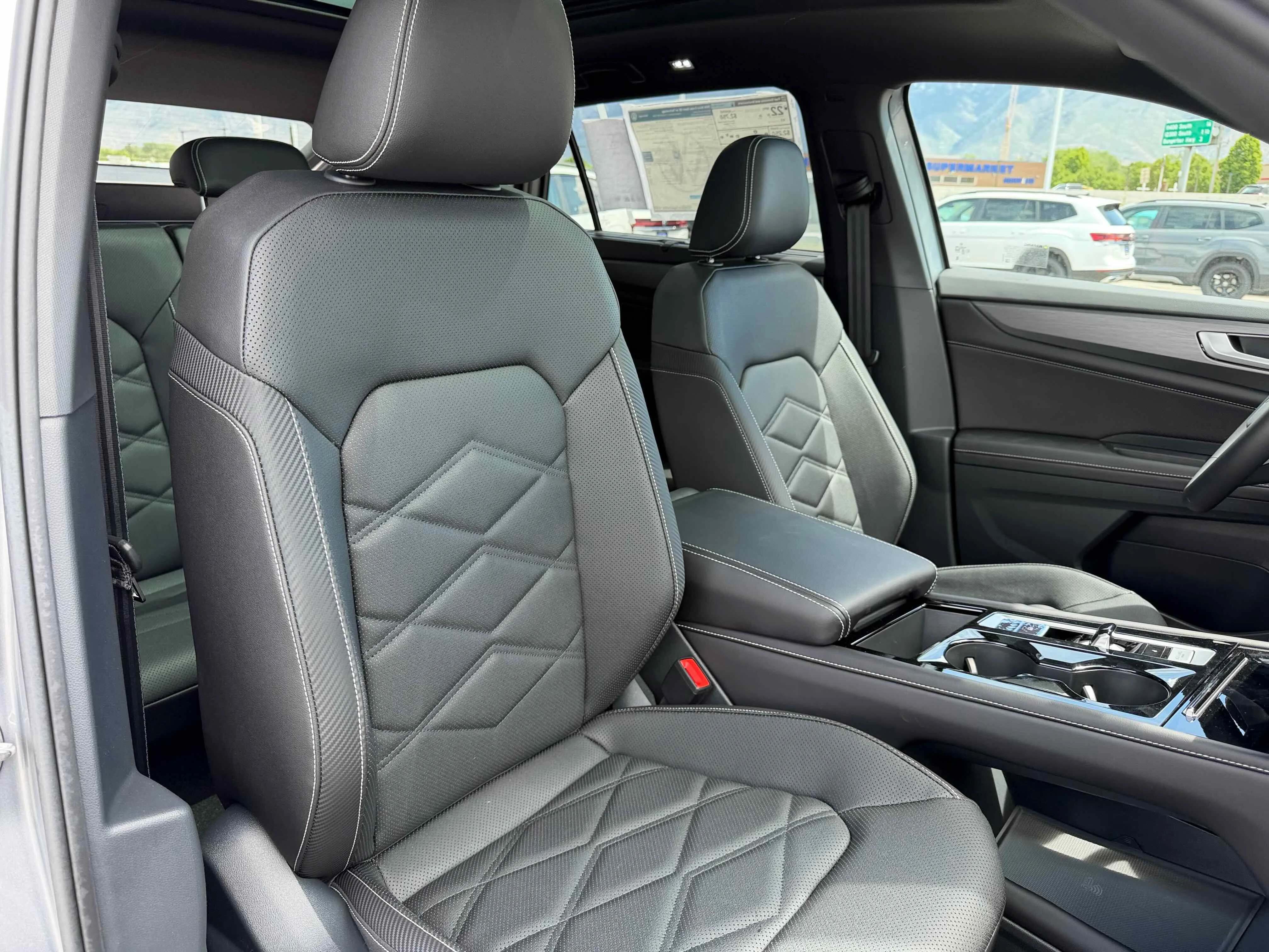 New 2026 Silver Mist Volkswagen 2.0T SE w/Technology image 30