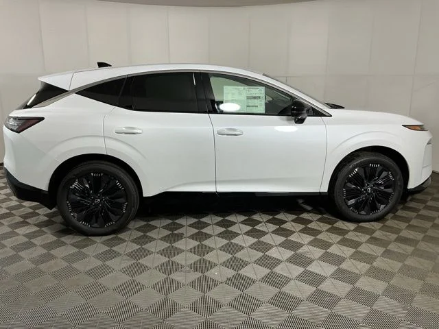New 2027 White Nissan Platinum image 8