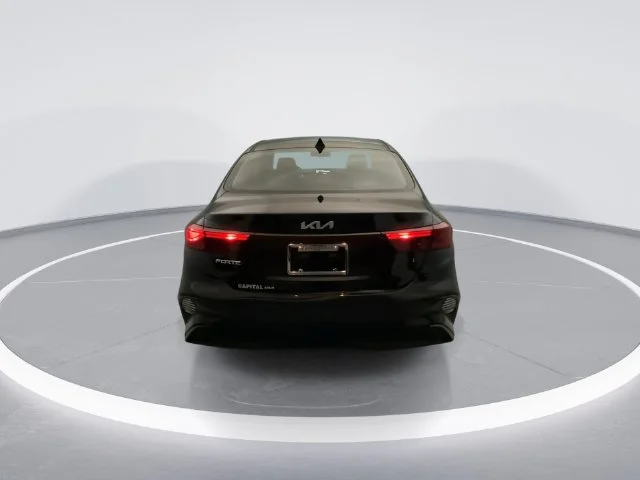 Used 2023 Black Kia LXS image 5