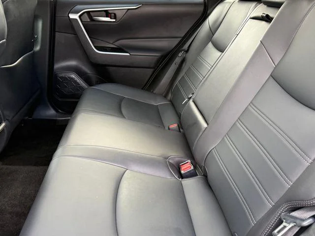 Certified Used 2024 WIND CHILL PEARL Toyota Hybrid XLE Premium image 25