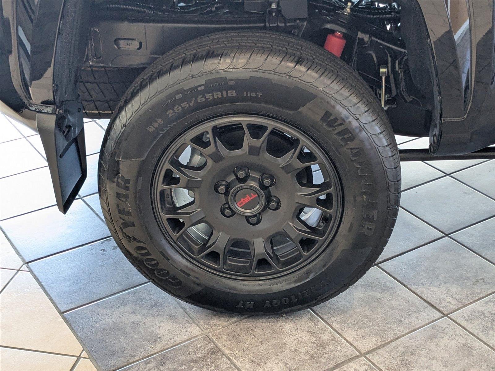 2025 Toyota Tacoma SR5 - Photo 23