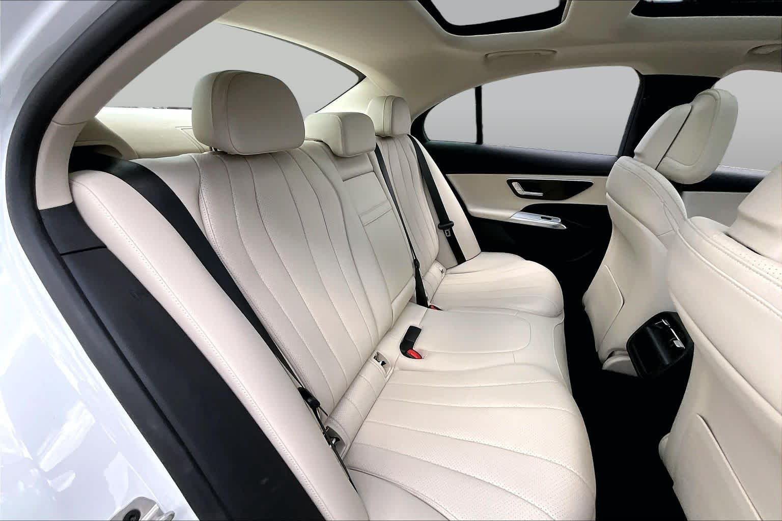 Used 2026 MANUFAKTUR Moonlight White Metallic Mercedes-Benz E 350 image 20