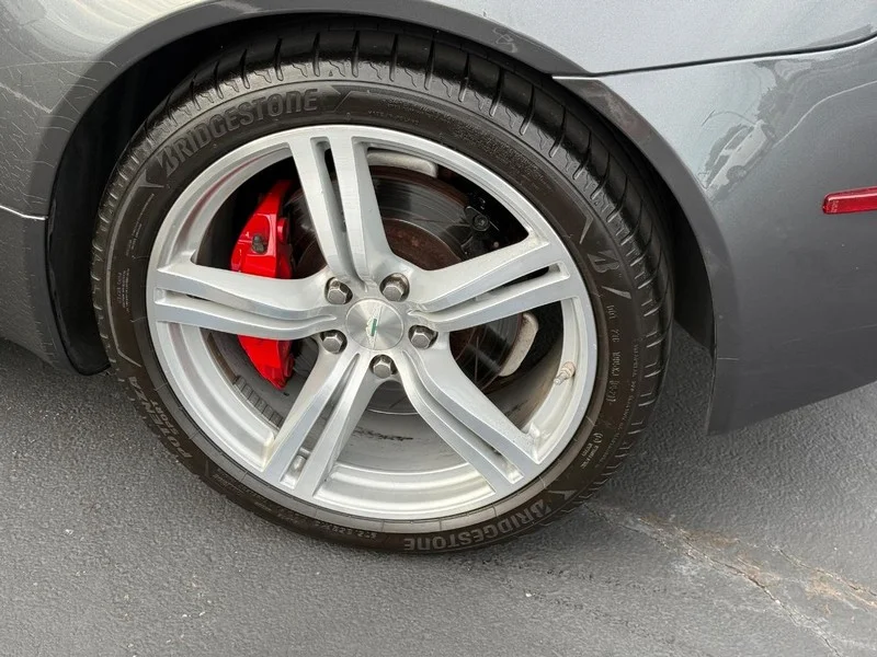 Used 2008 Silver Aston Martin Base image 9