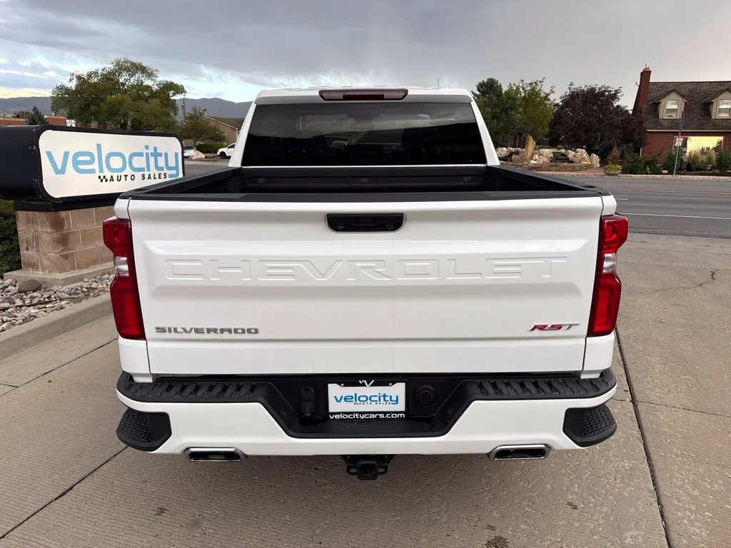 Used 2022 White Chevrolet RST image 5