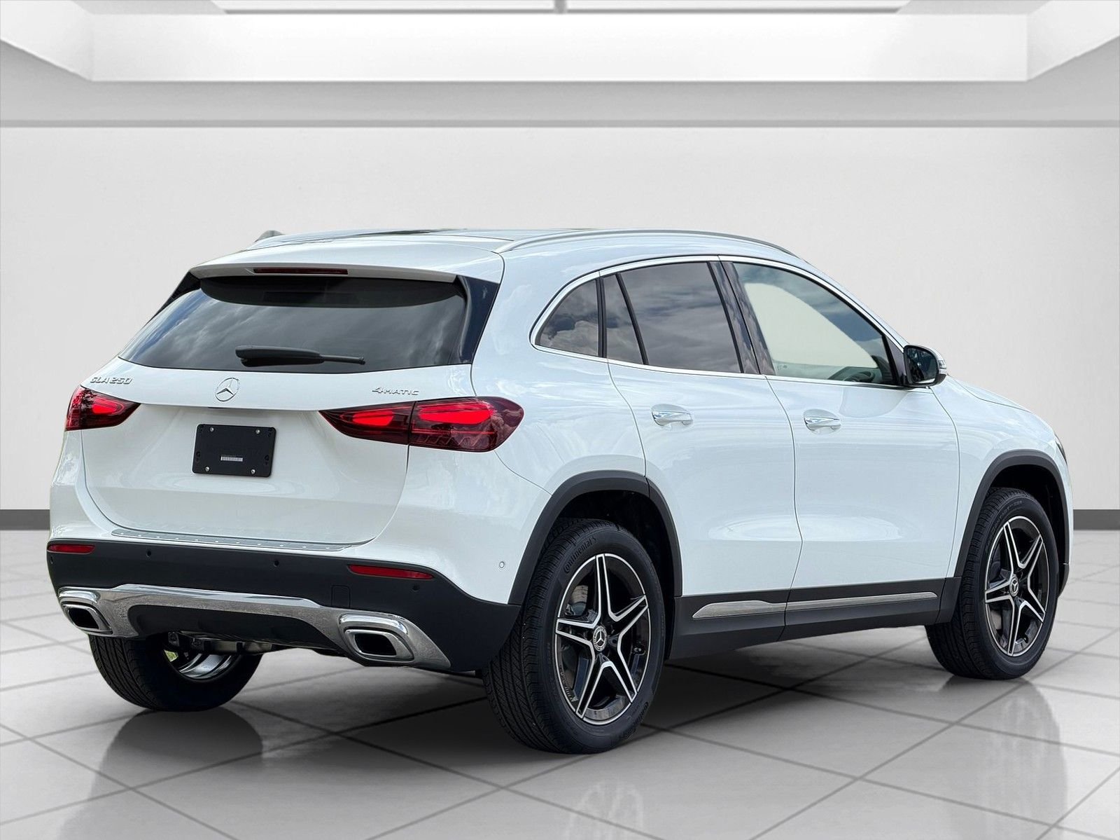 New 2026 Polar White Mercedes-Benz GLA 250 image 3