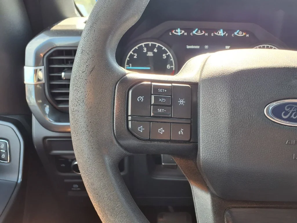 Used 2023 White Ford XL image 19