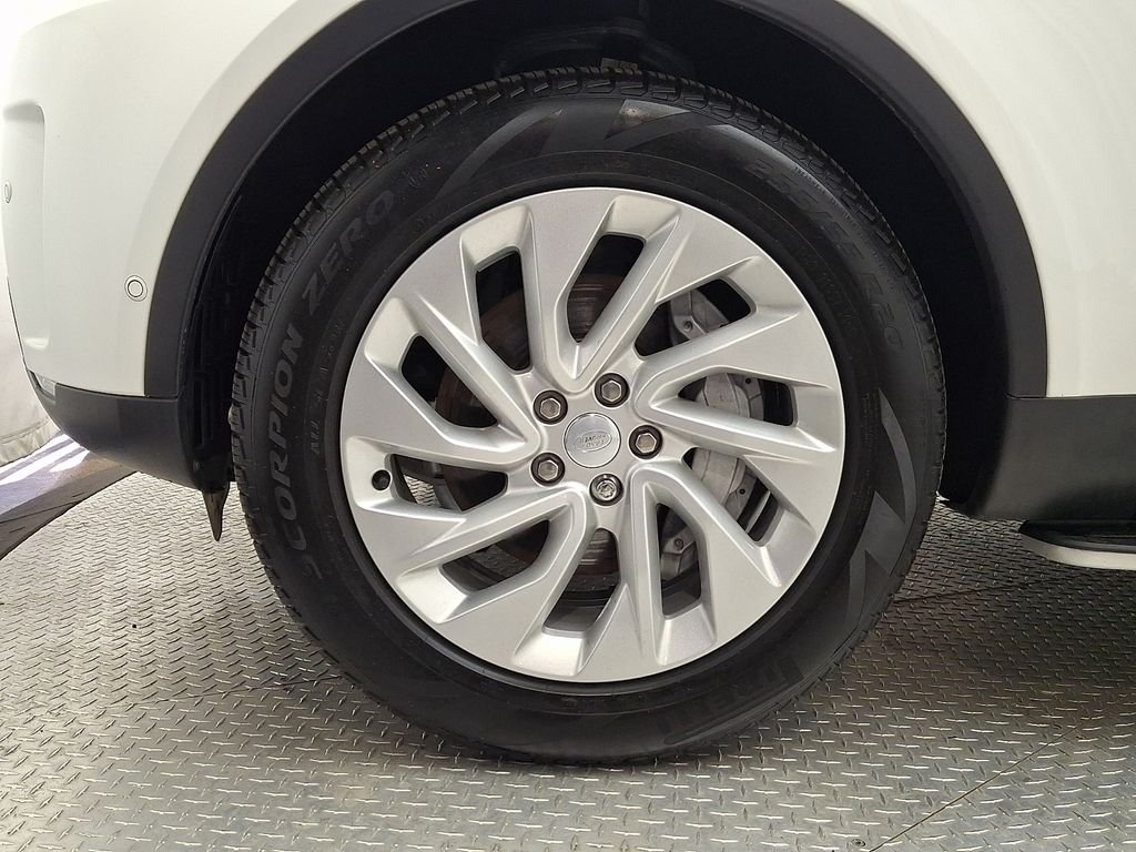 Certified Used 2025 Fuji White Land Rover S image 8