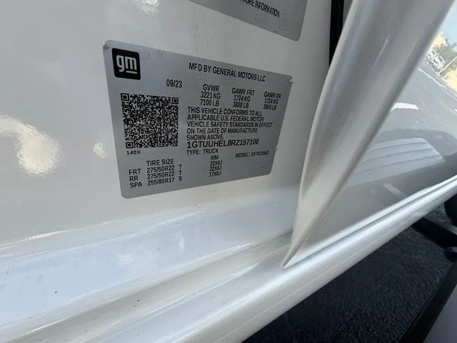 Used 2024 White GMC Denali Ultimate image 21