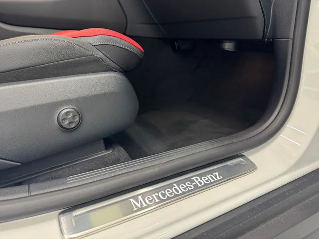 New 2027 Polar White Mercedes-Benz GLC 300 image 37