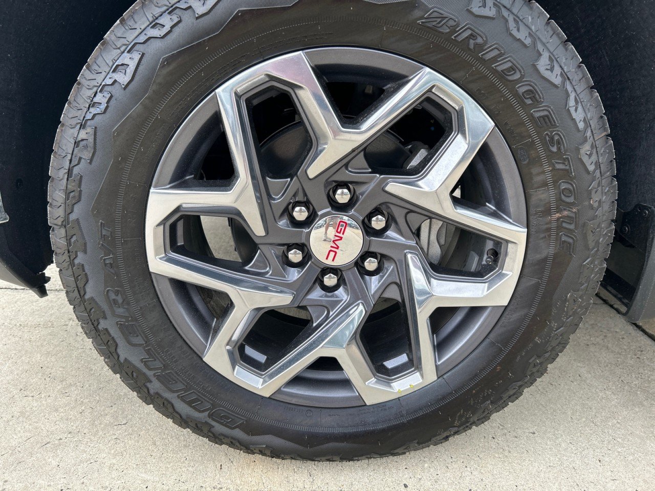 2026 GMC Sierra 1500 SLT - Photo 8