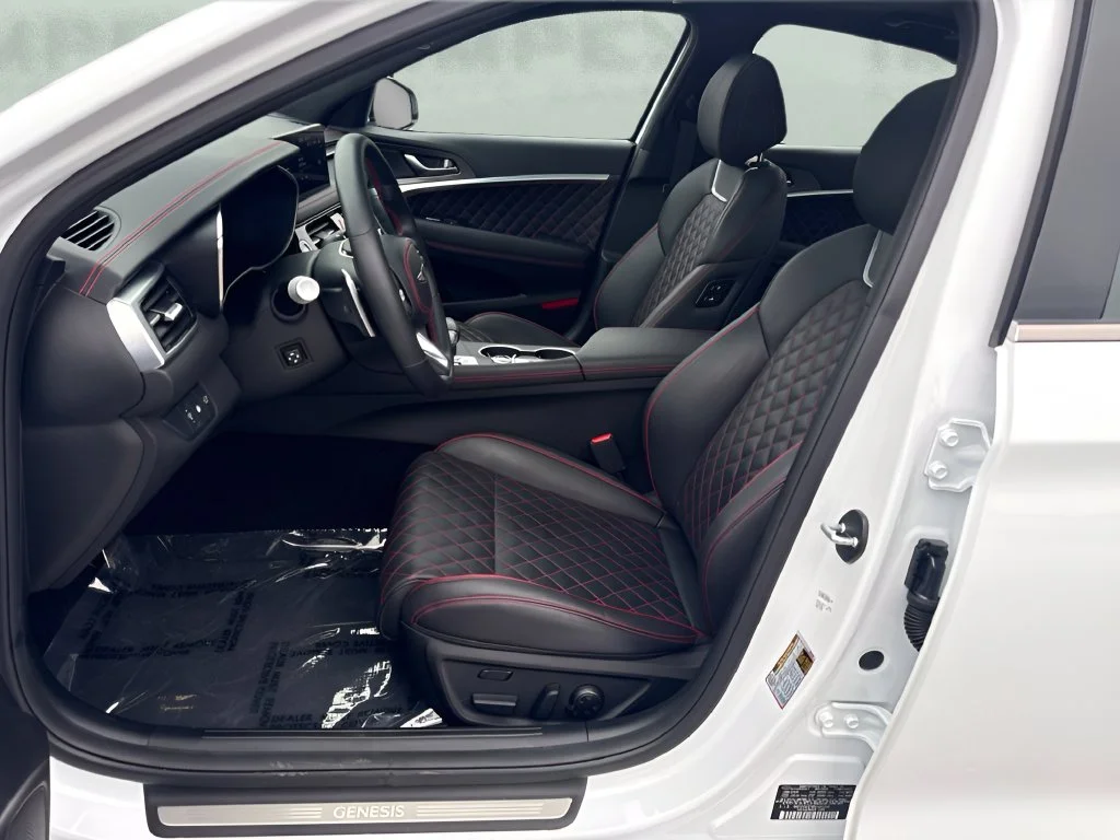 Used 2024 White Genesis 3.3T Sport Advanced image 9