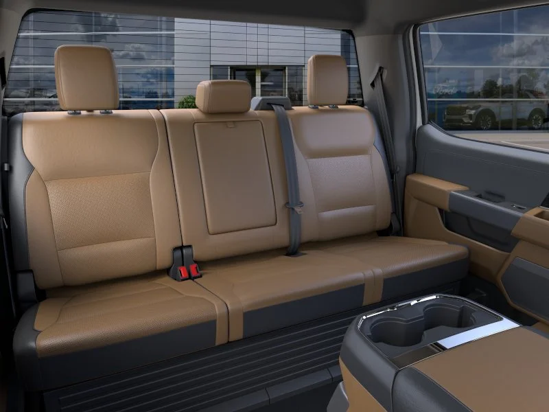 New 2026 Oxford White Ford Lariat image 36