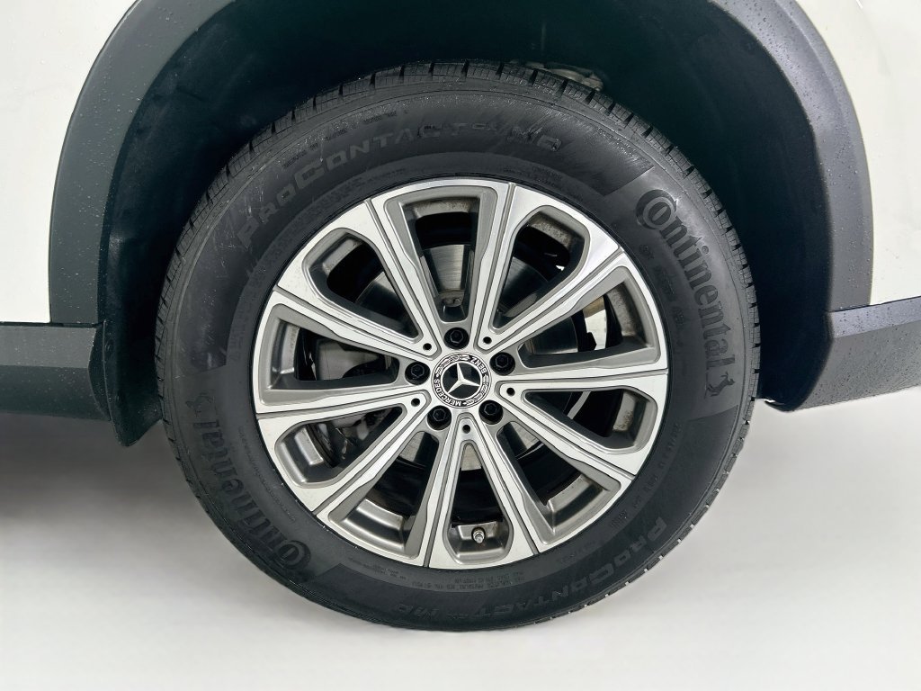 Certified Used 2026 Polar White Mercedes-Benz GLC 300 image 29
