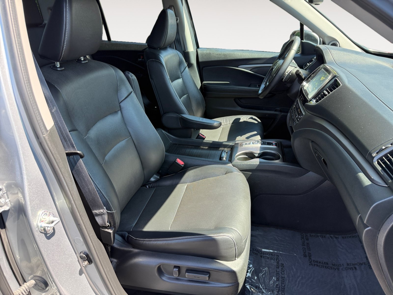 Used 2023 Lunar Silver Metallic Honda RTL image 19