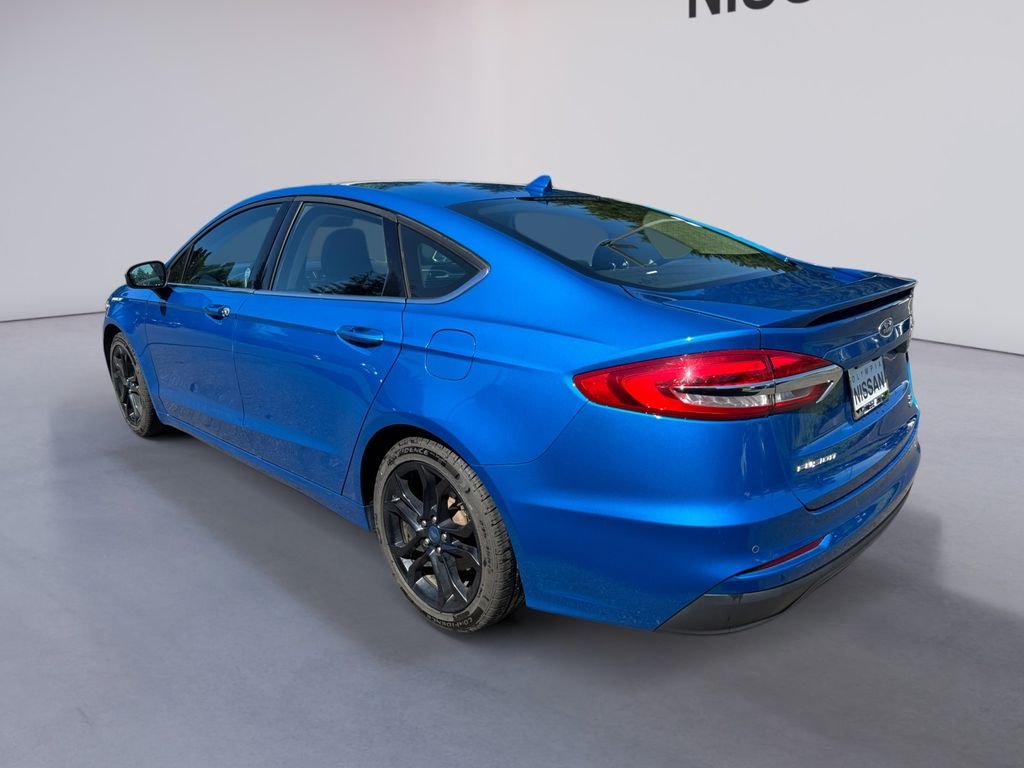 Used 2019 Blue Ford SE image 4