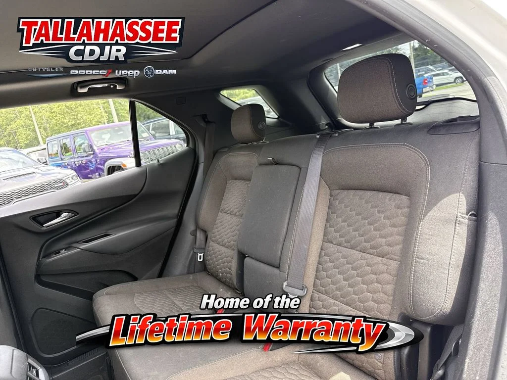Used 2018 Pearl Chevrolet LT image 24