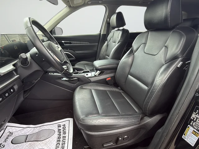 Used 2023 Black Kia EX image 13
