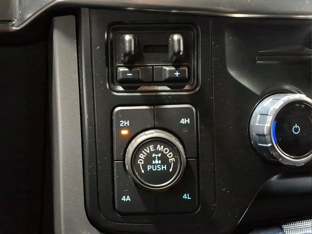 Certified Used 2023 Avalanche Ford Lariat image 11
