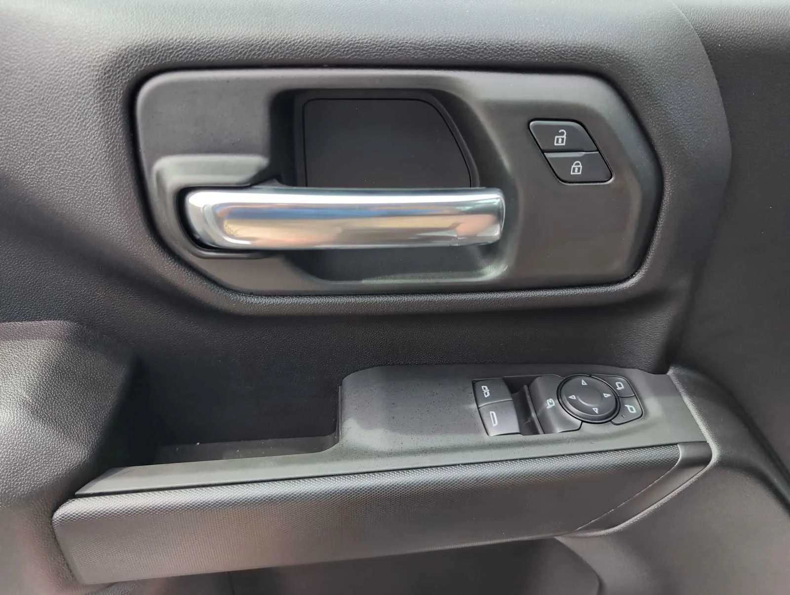 New 2026 Summit White Chevrolet Work Truck image 21