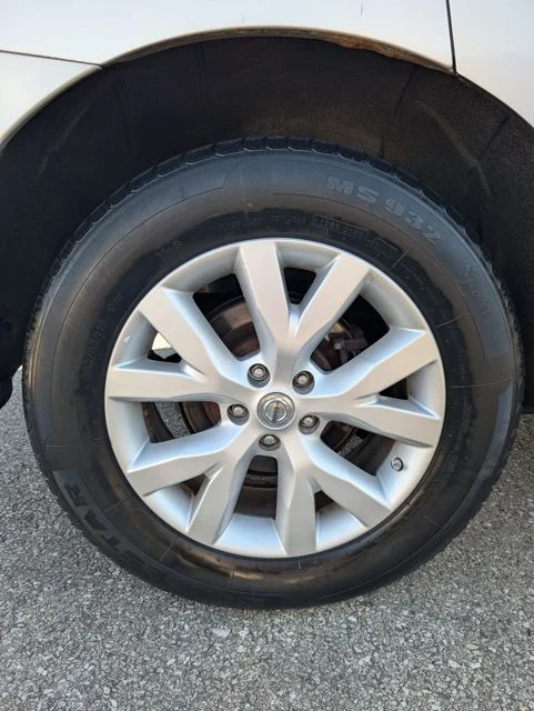 Used 2012 Silver Nissan SV image 24