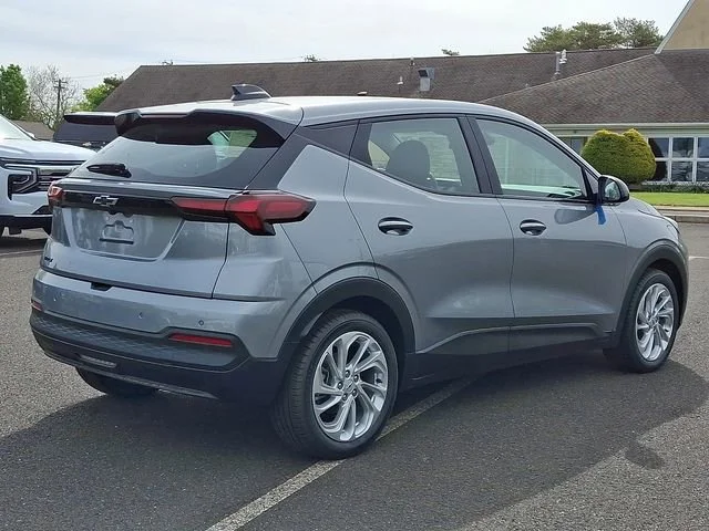 New 2027 Sterling Grey Metallic Chevrolet LT image 3