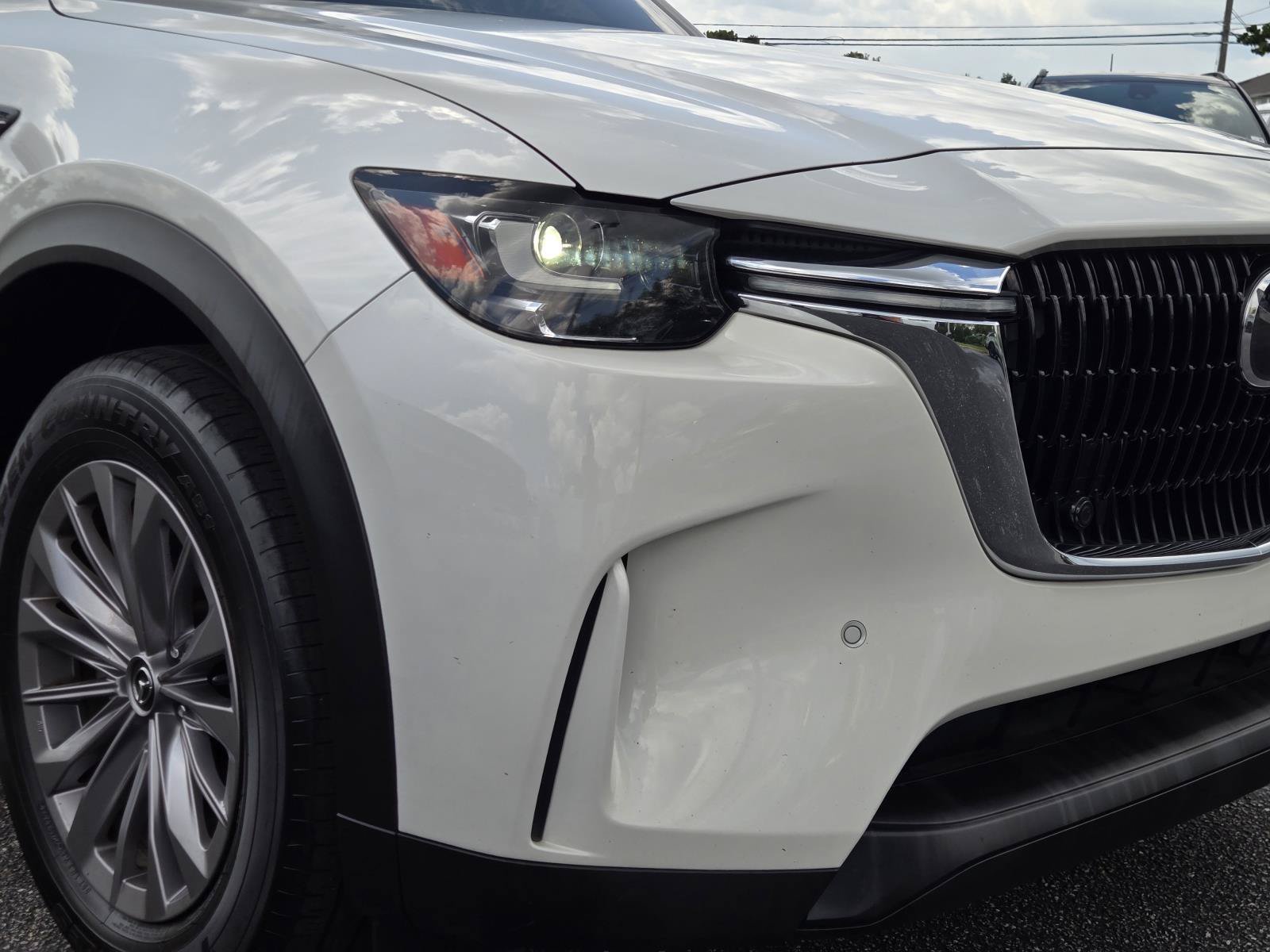 Used 2025 Rhodium White Premium Mazda Preferred Package image 4