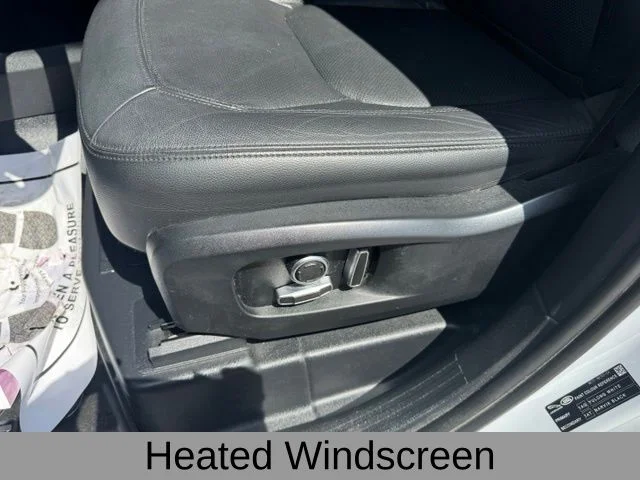 Used 2023 White Land Rover S image 14