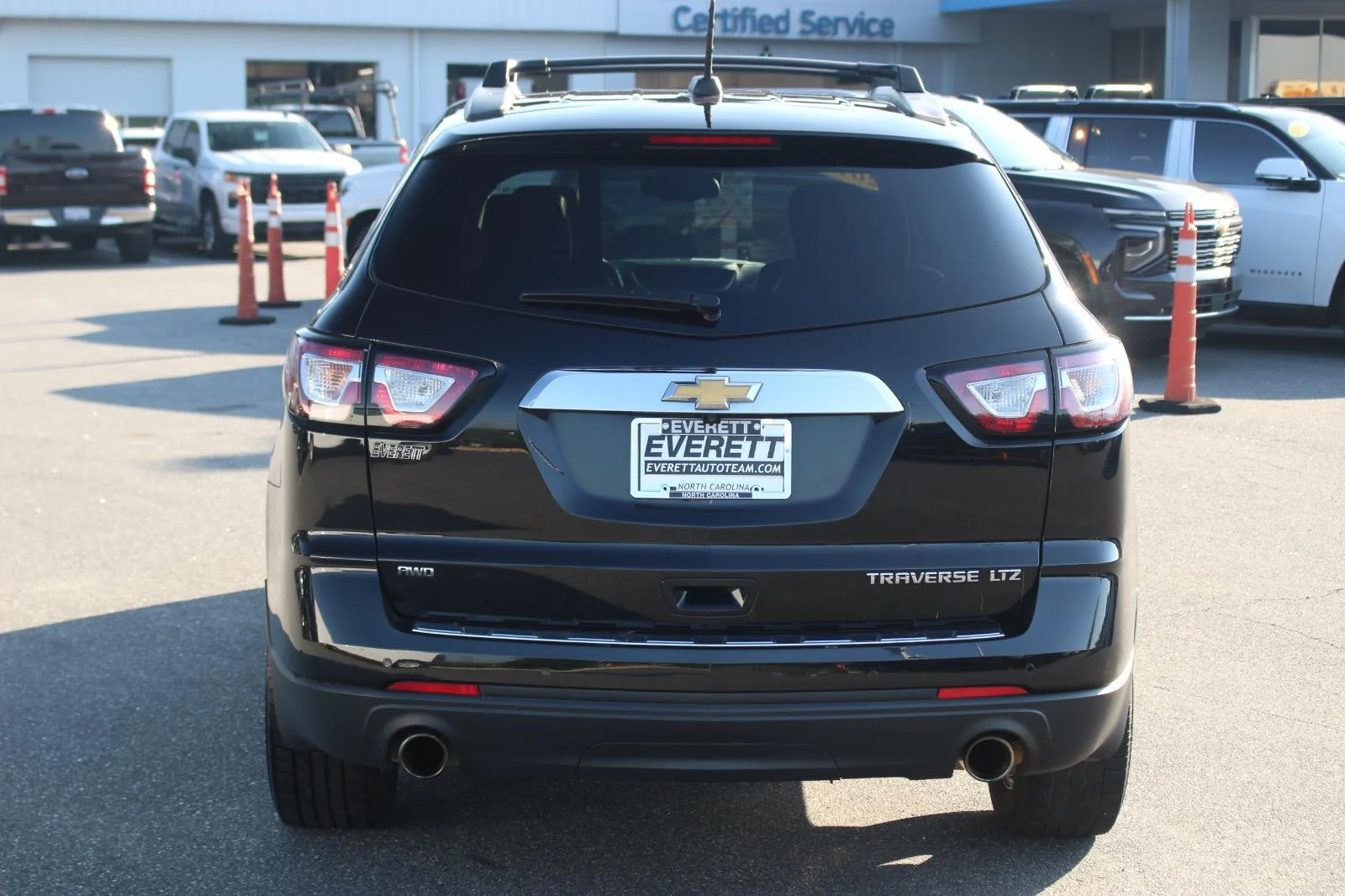 Used 2016 MOSAIC BLACK METALLIC Chevrolet LTZ image 6